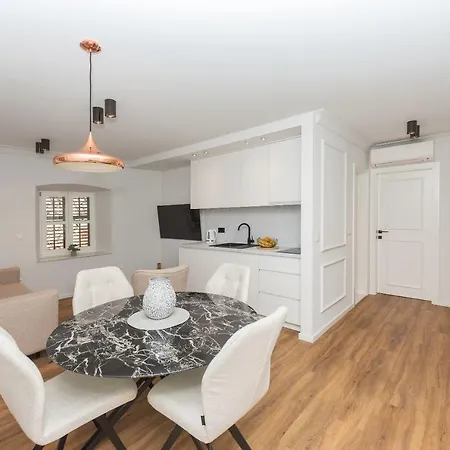 Palace Heritage Apartments Apartment Makarska